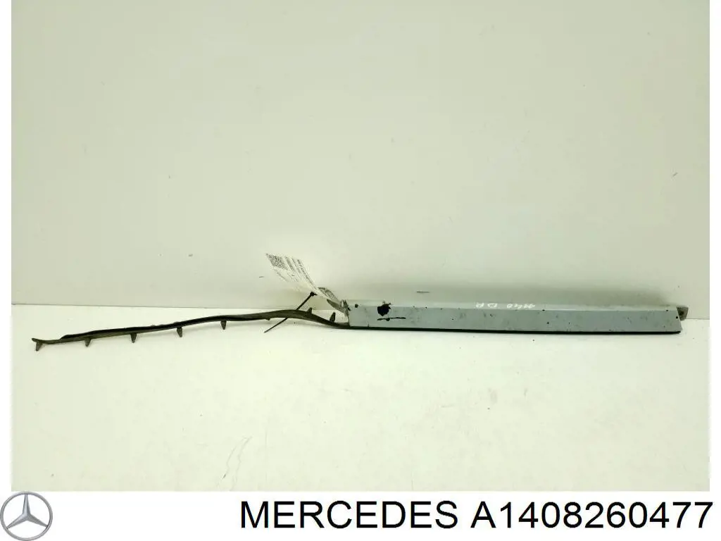 A1408260477 Mercedes вія (накладка правої фари)