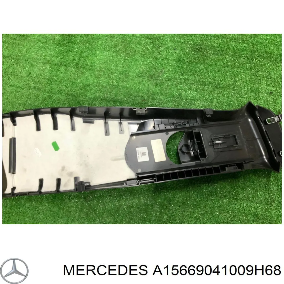 A15669041009H68 Mercedes Обшивка стійки кузова внутрішня, середня ліва