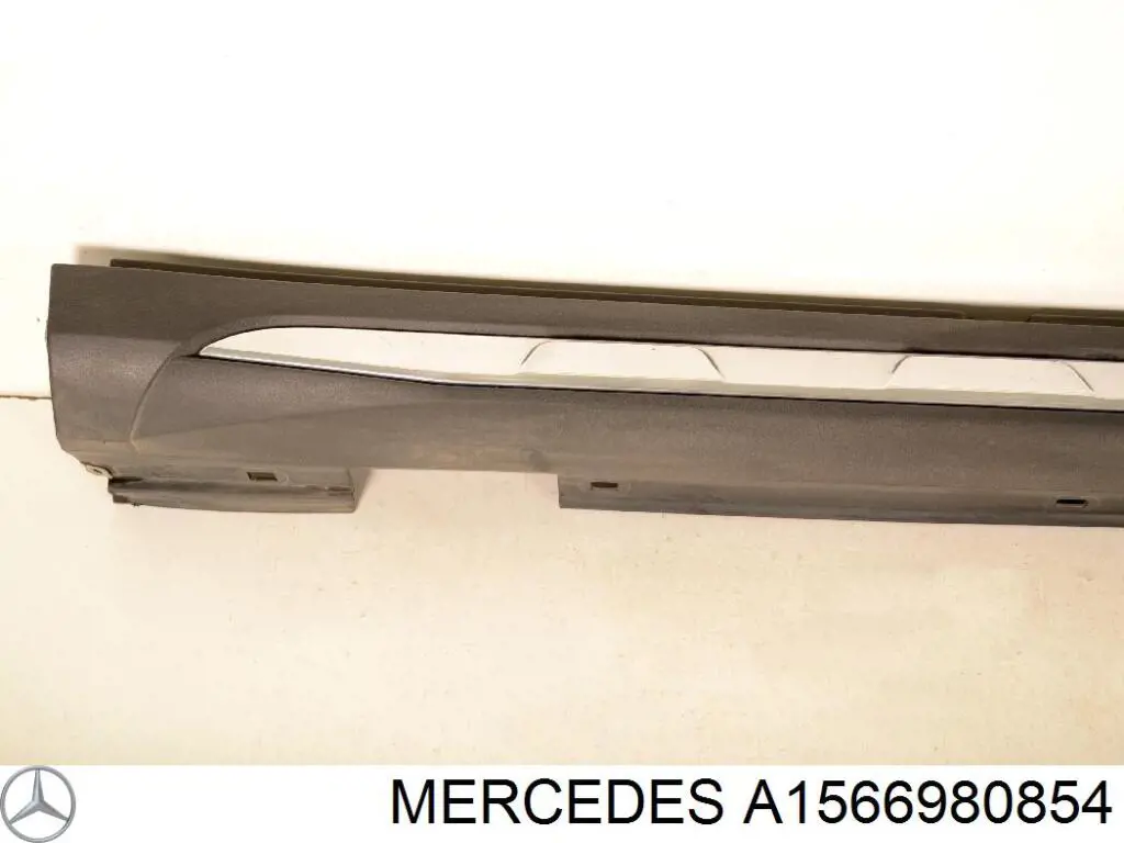 A1566980854 Mercedes Накладка зовнішня (молдинг) порога, правий