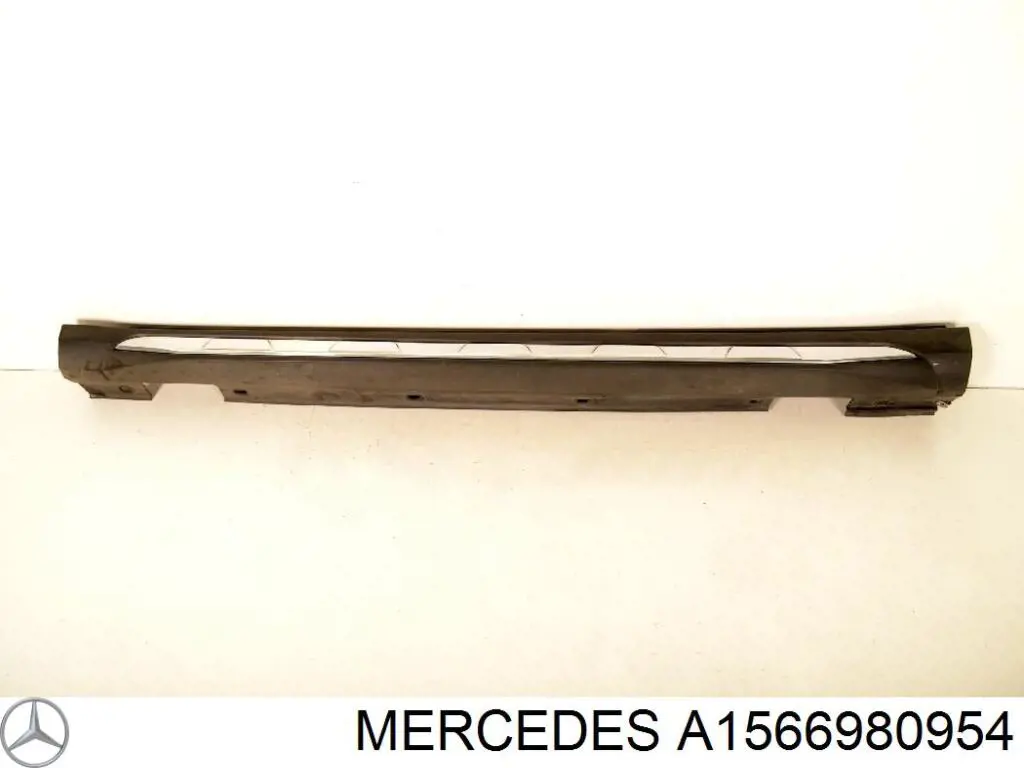A1566980954 Mercedes Накладка зовнішня (молдинг) порога, лівий