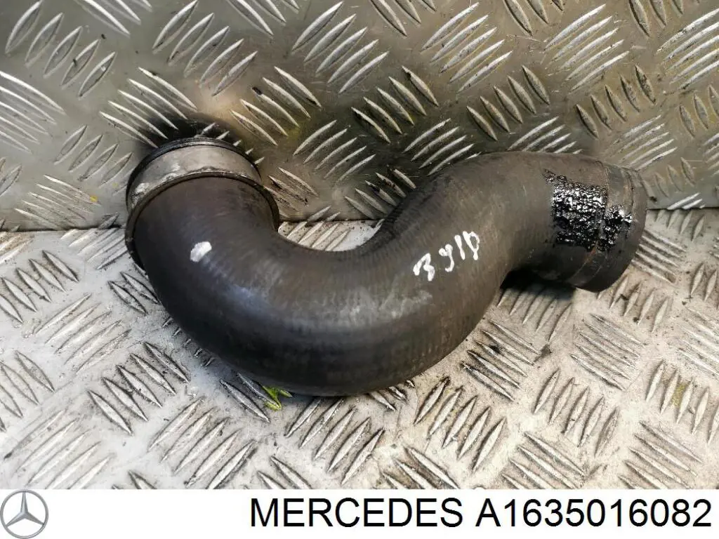 Шланг/патрубок интеркуллера Mercedes A1635016082 ціна, від 28.30 USD