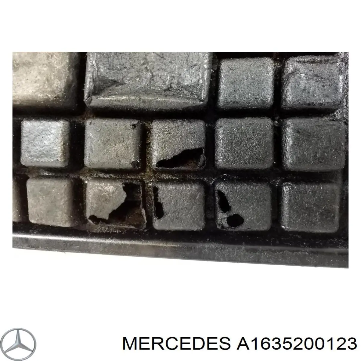 1635200123 Mercedes захист двигуна задній