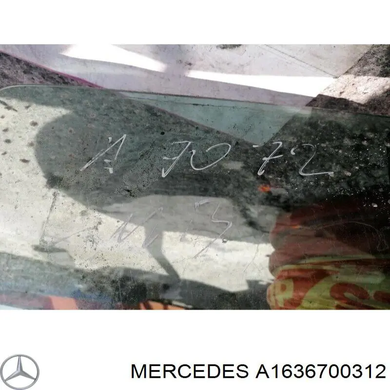 Купити A1636700312 Mercedes Скло багажного відсіку, ліве