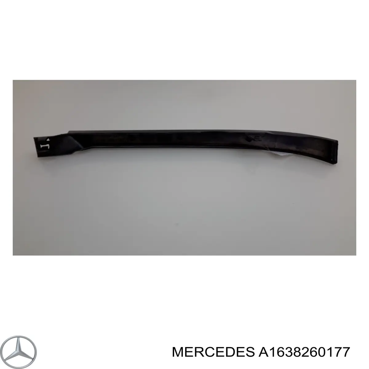 A1638260177 Mercedes Вія (накладка) лівої фари