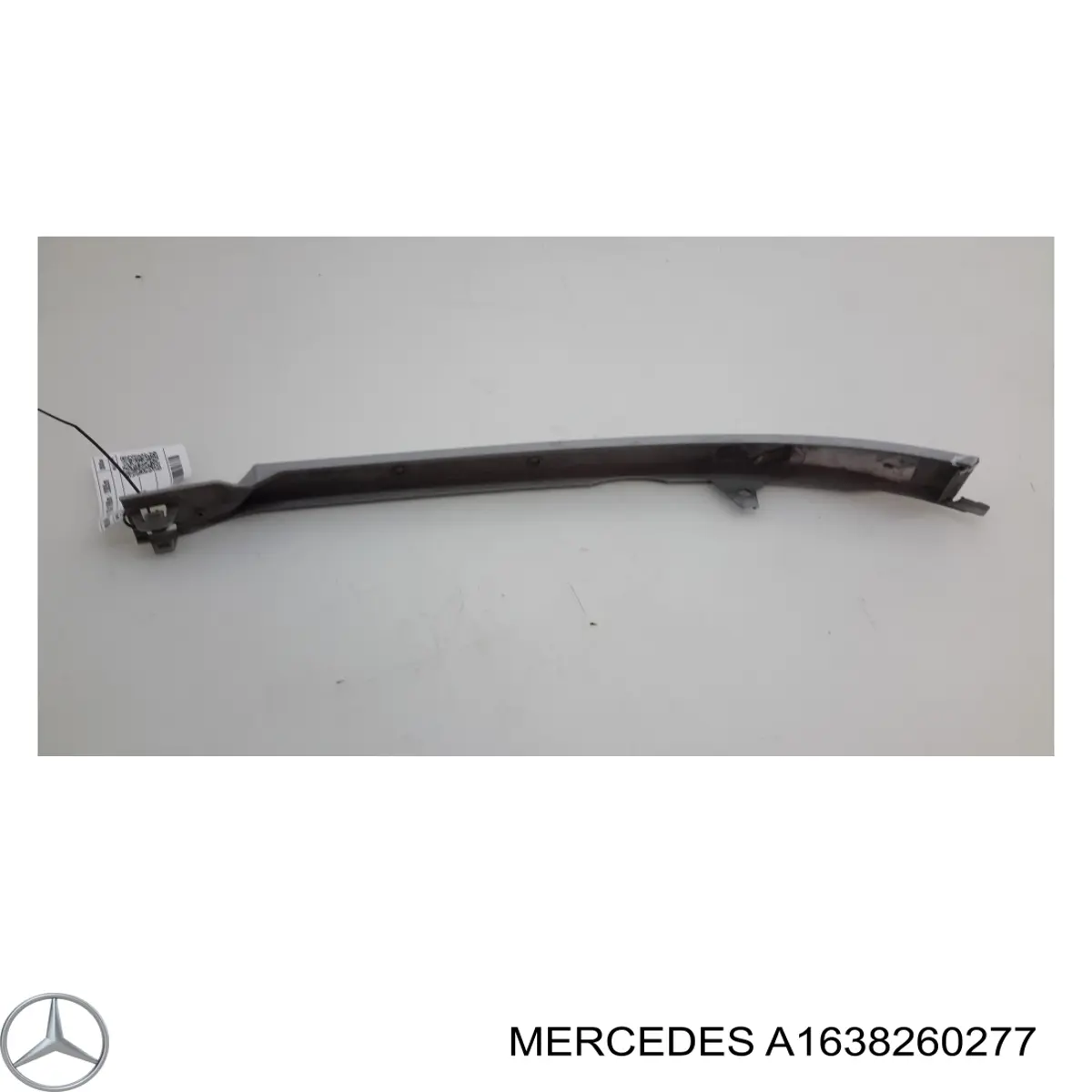Купити A1638260277 Mercedes Вія (накладка) правої фари