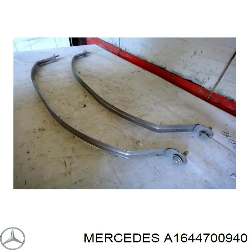 Кронштейн баку паливного Mercedes A1644700940 ціна, від 12.50 USD
