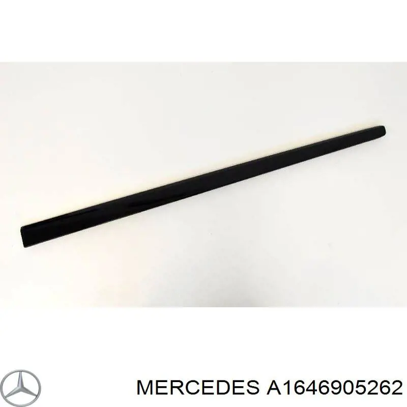 Кронштейн бампера переднього A1646905262 Mercedes