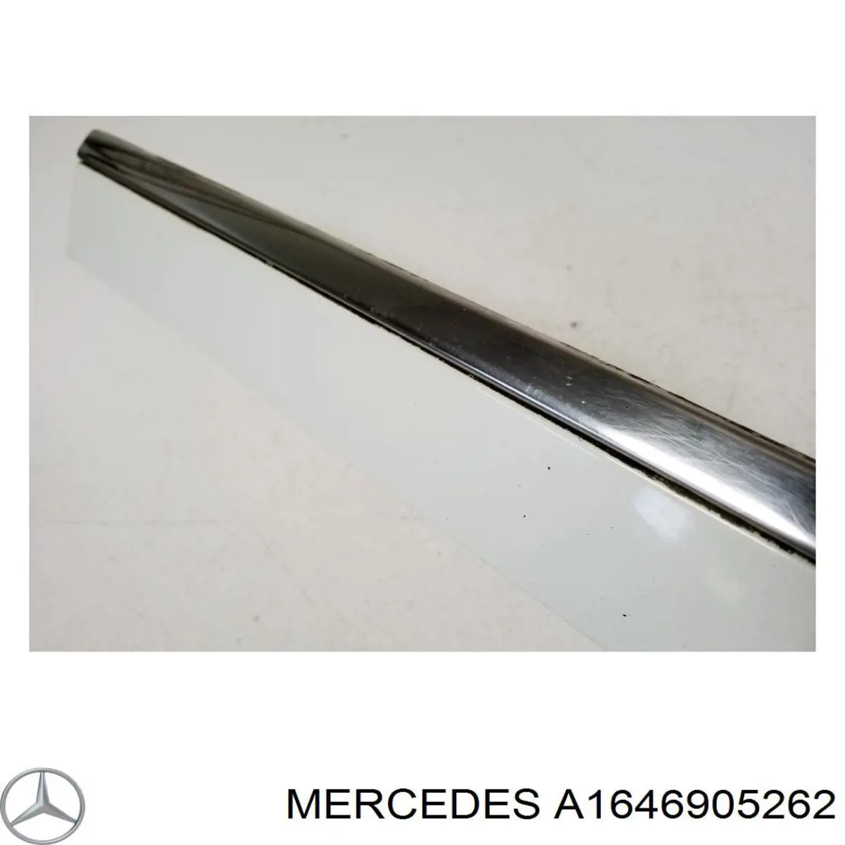 A1646905262 Mercedes Кріплення бампера переднього