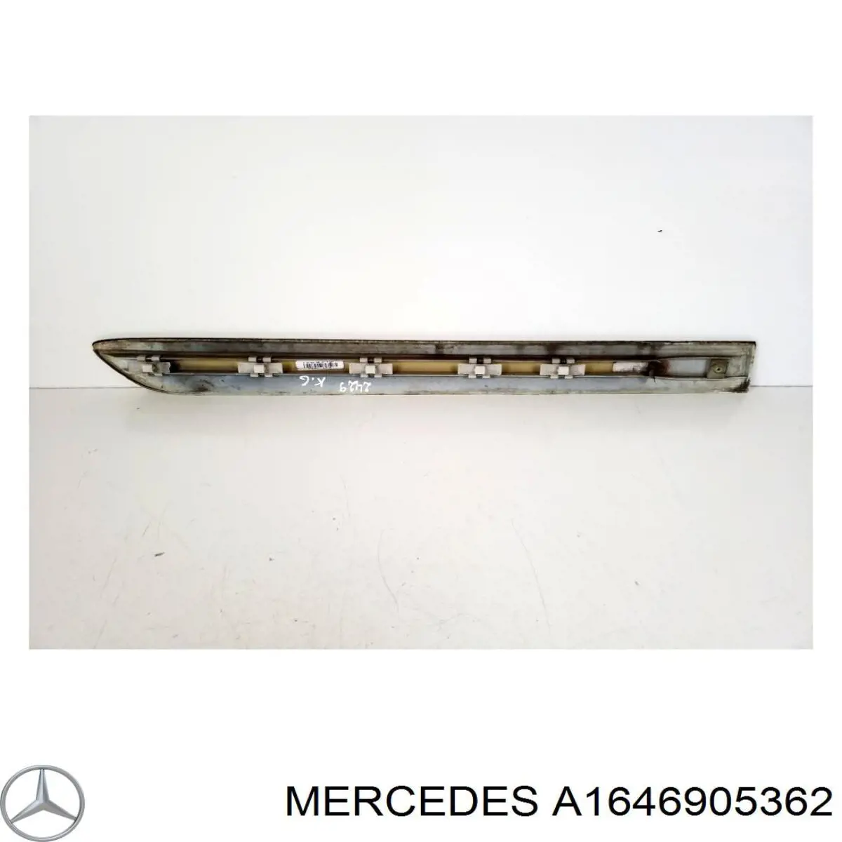 A1646905362 Mercedes Накладка задніх дверей