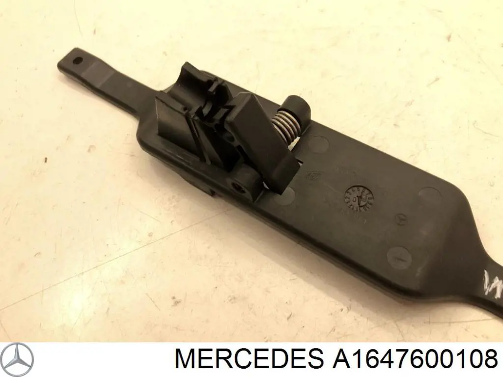  1647600108 Mercedes