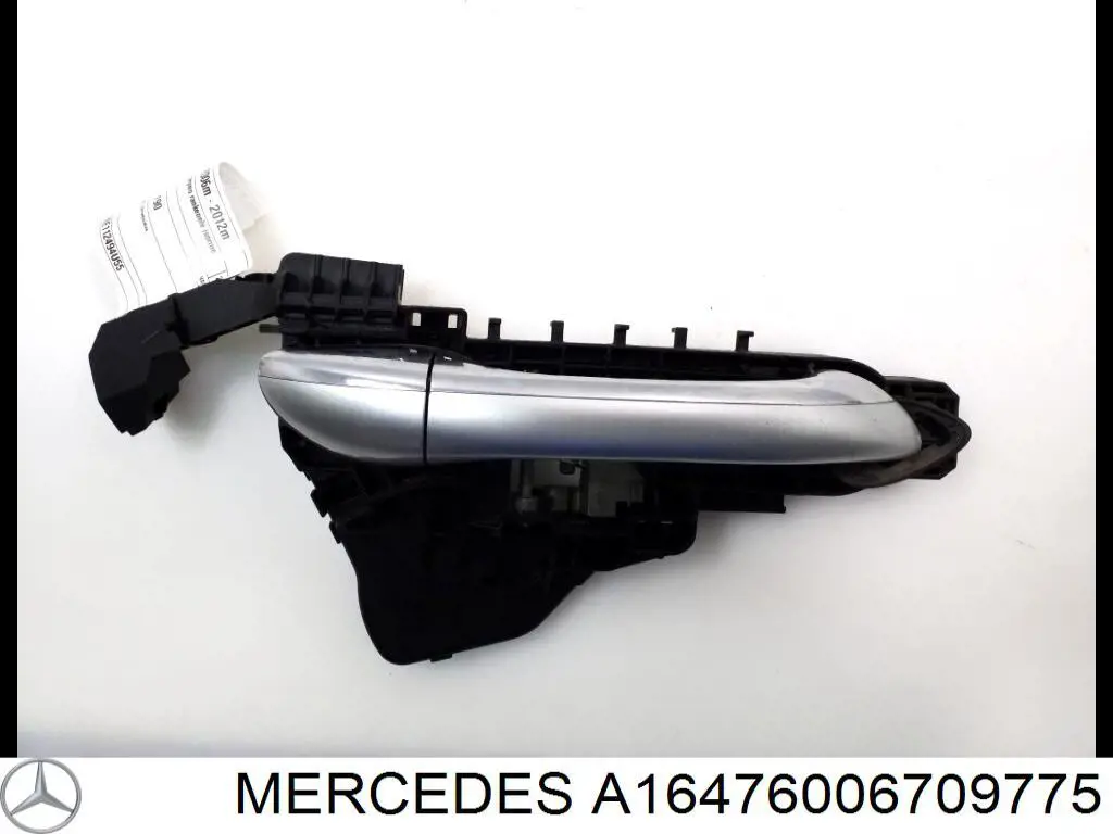 A16476006709775 Mercedes Ручка передніх дверей зовнішня, права