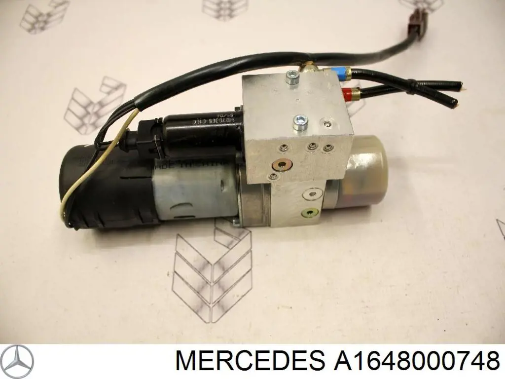 Купити A1648000148 Mercedes Насос автоматичного закривання задньої 5-ї двері