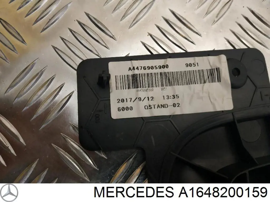 Кронштейн-адаптер кріплення фари передньої, лівої Mercedes A1648200159 ціна, від 94.54 USD