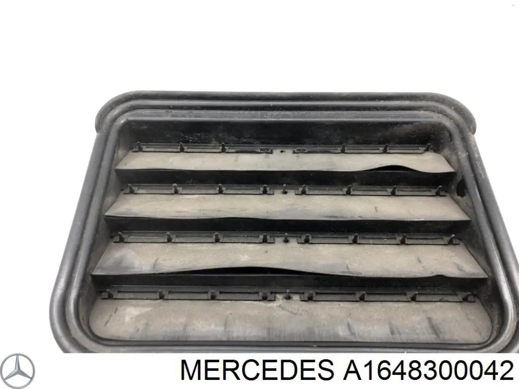 Купити A1648300042 Mercedes Лючок (дверцята) бензобака