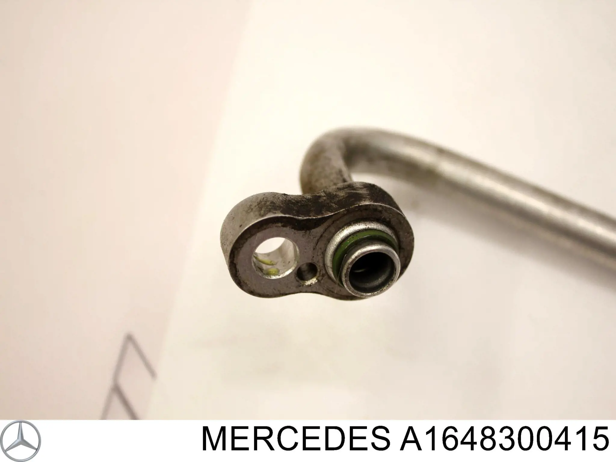 Трубка кондиціонера від компресора до радіатора Mercedes A1648300415