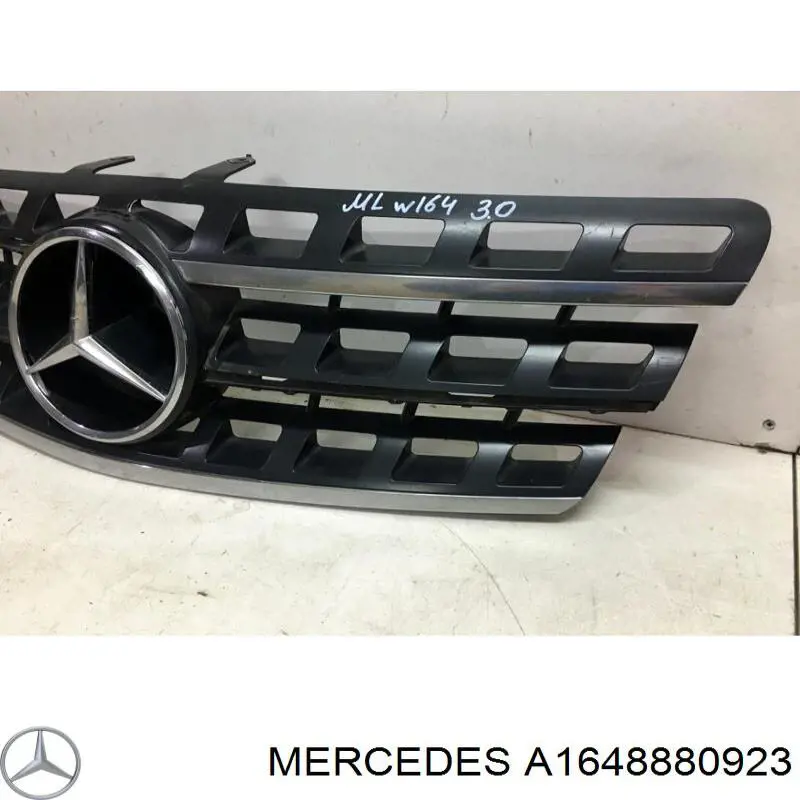 A1648880923 Mercedes Решітка радіатора