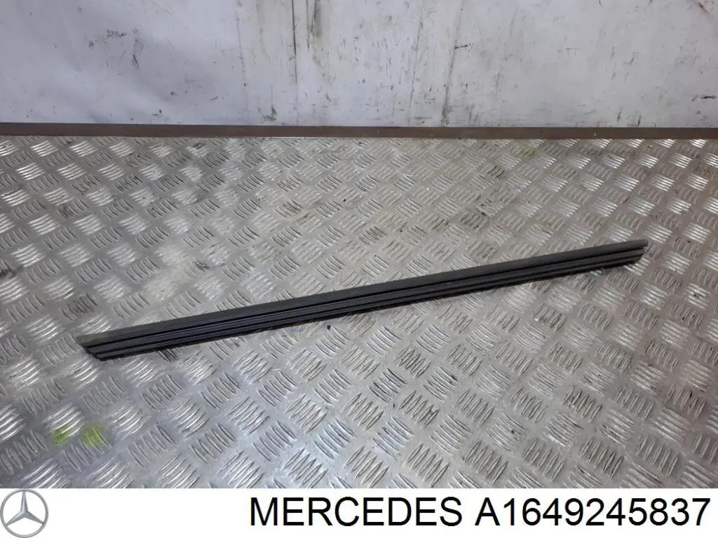 A1649245837 Mercedes 