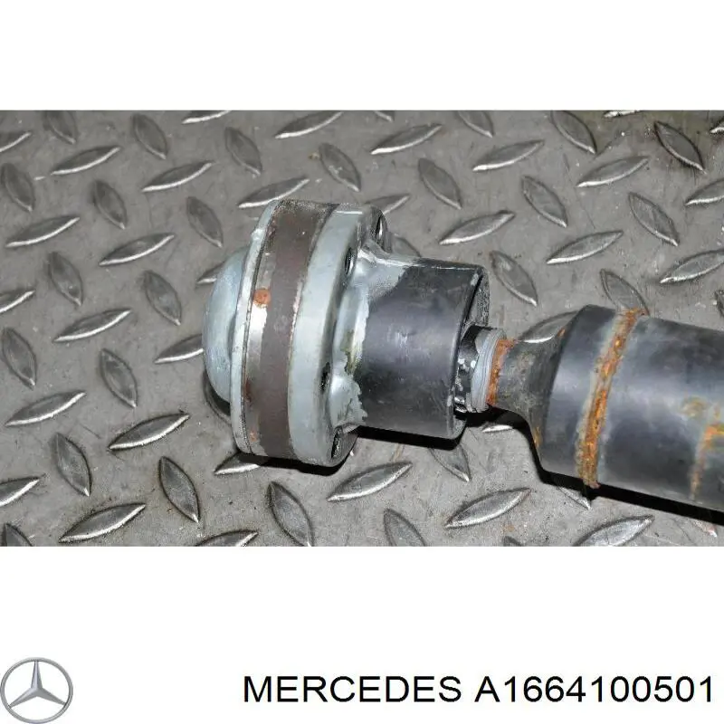 Кардан передній A1664100501 Mercedes