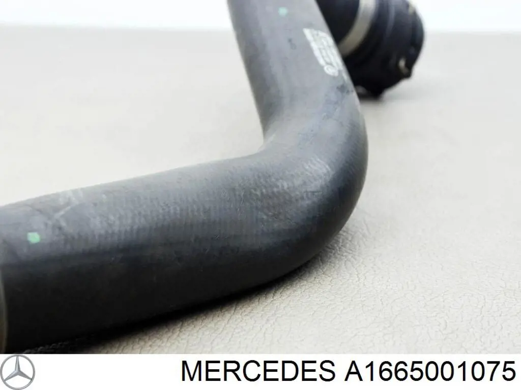 Шланг/патрубок радіатора охолодження, верхній Mercedes A1665001075 ціна, від 50.68 USD