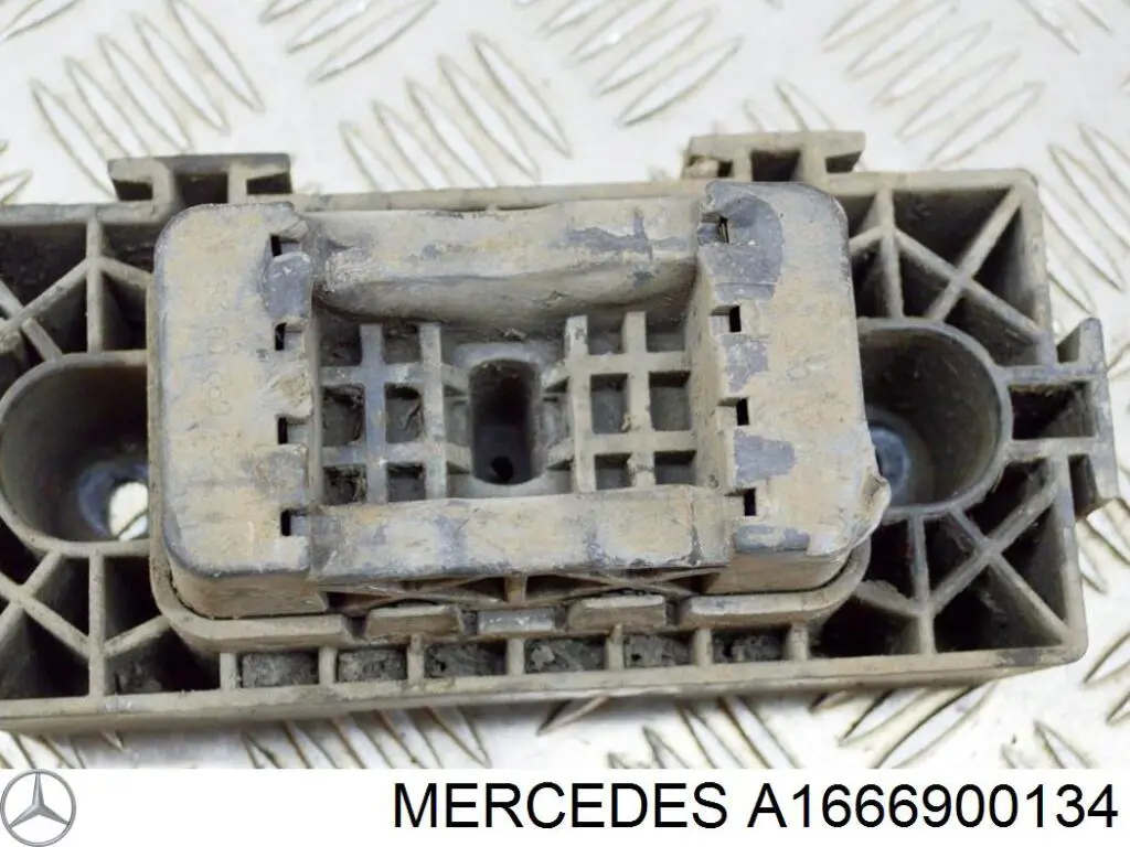  Mercedes A1666900134 ціна, від 12.65 USD