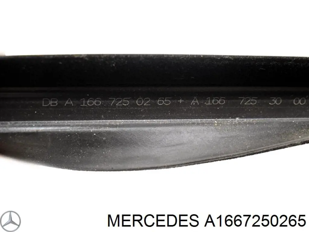 Купити A1667250265 Mercedes Ущільнювач скла передніх дверей правої, зовнішній (планка)