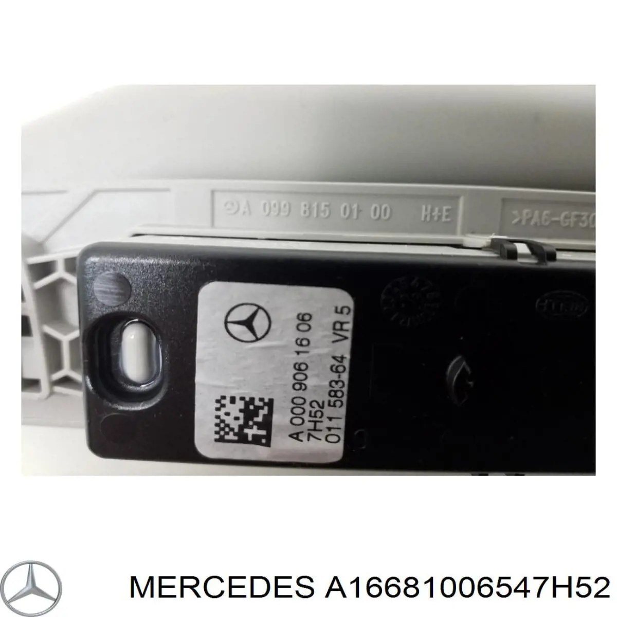 Поручні (тримачі) і гачок для одягу Mercedes A1668100654 ціна, від 10.44 USD