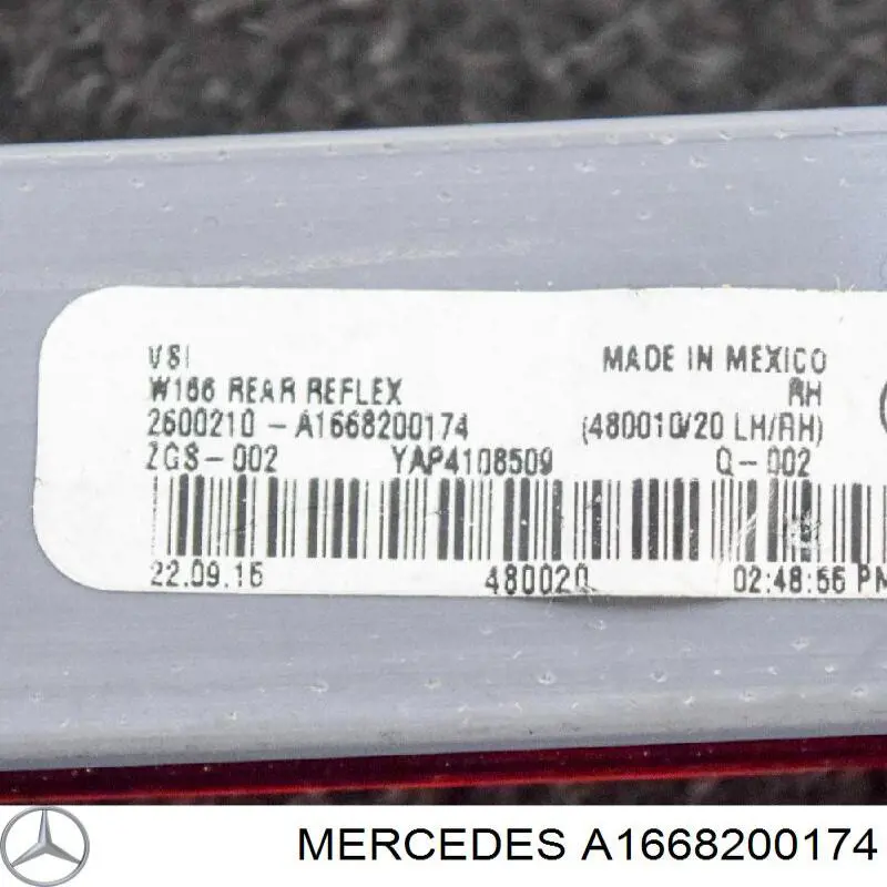 1668200174 Mercedes катафот (відбивач заднього бампера, правий)