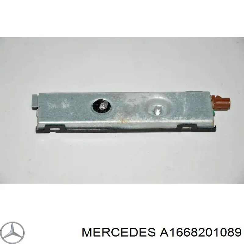 Підсилювач сигналу антени на Mercedes AMG GT (C190)