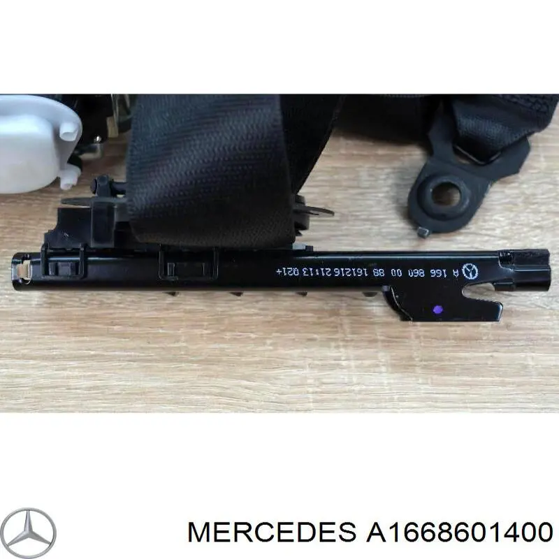 Пасок безпеки передній правий A1668601400 Mercedes