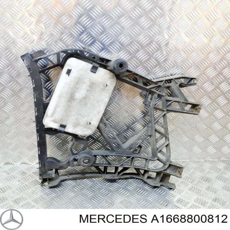 Кронштейн бампера заднього, зовнішній правий Mercedes A1668800812 ціна, від 44.34 USD