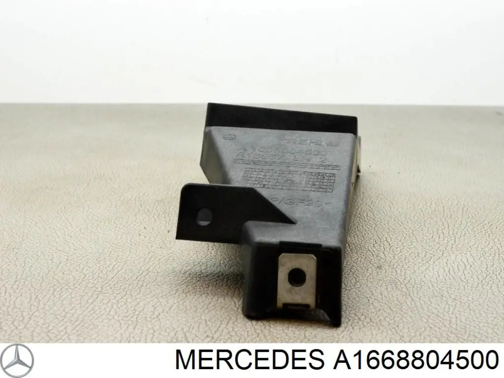 A1668804500 Mercedes Кронштейн бампера заднього, правий