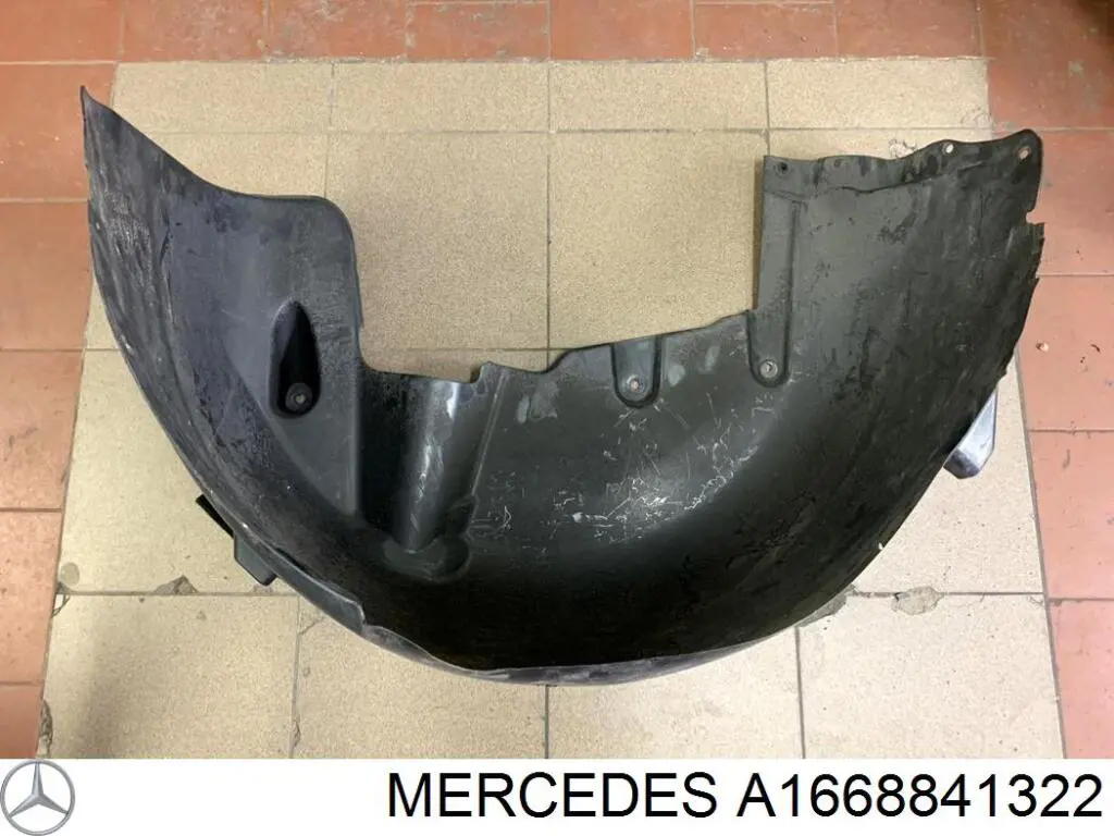 Купити A1668841322 Mercedes Підкрилок заднього крила, лівий