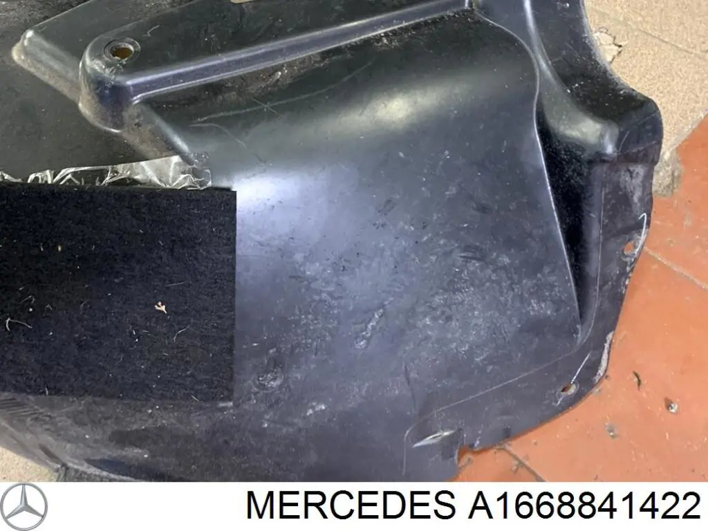 Купити A1668841422 Mercedes Підкрилок заднього крила, правий