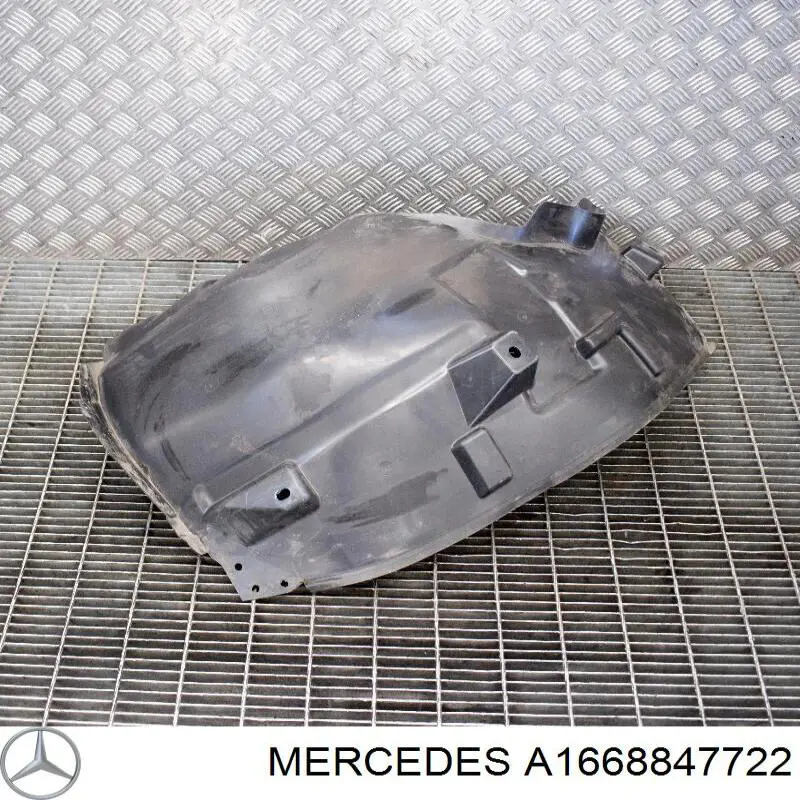 A1668847722 Mercedes Підкрилок переднього крила, правий задній