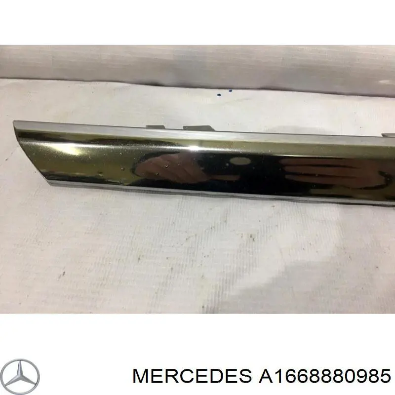 Облицювання радіатора Mercedes A1668880985 ціна, від 43.24 USD