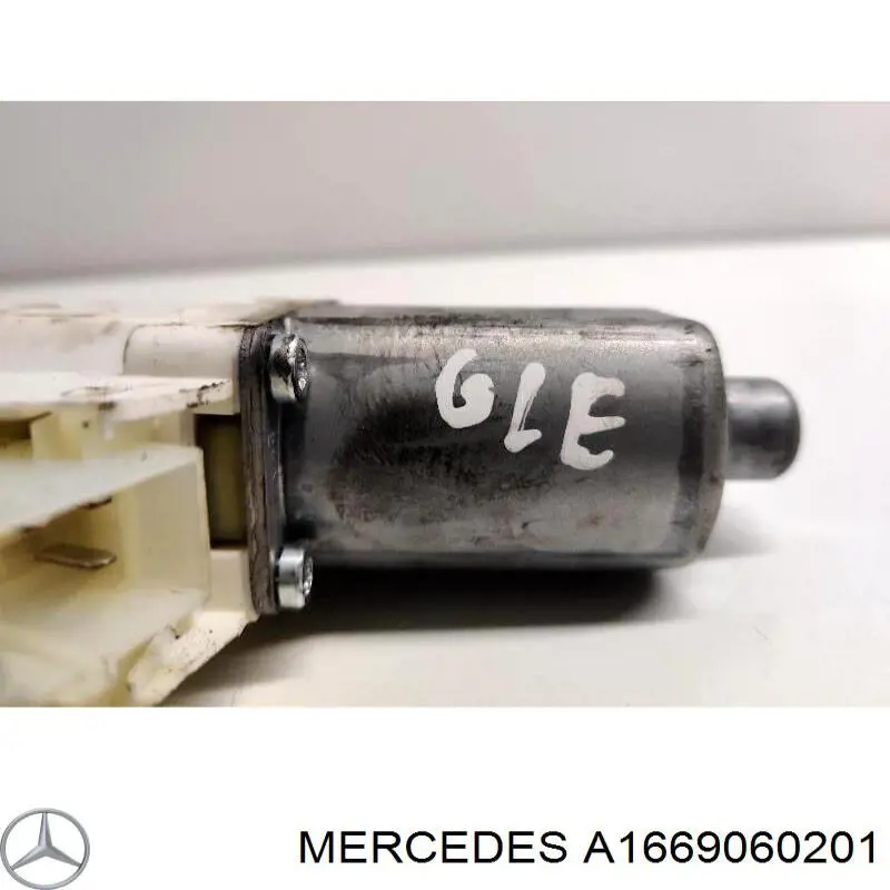 Двигун склопідіймача двері передньої, лівої A1669060201 Mercedes