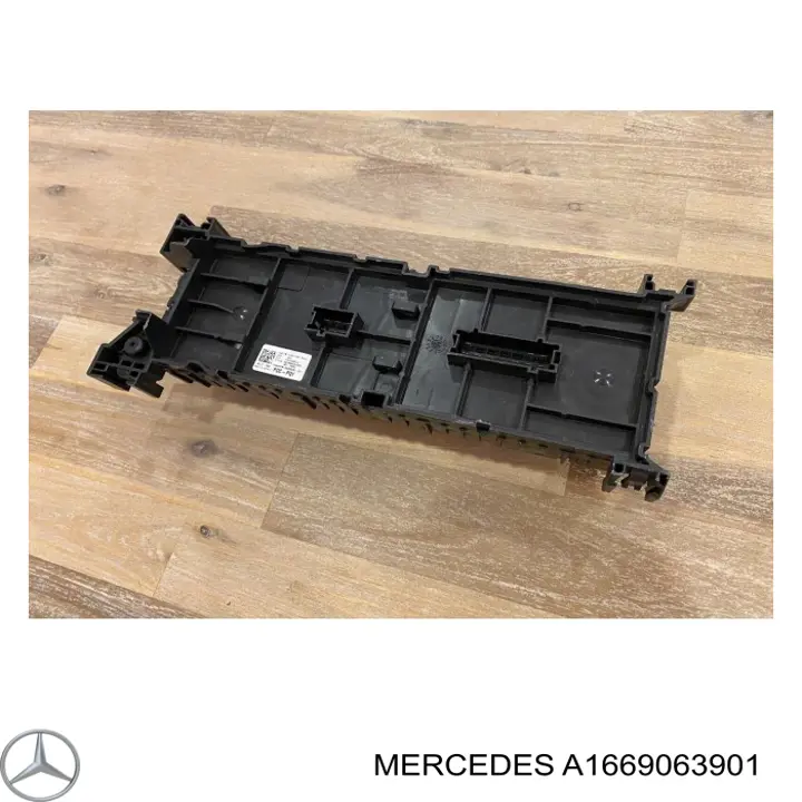 Блок запобіжників A1669063901 Mercedes