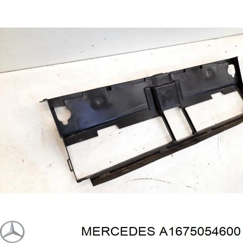 A1675054600 Mercedes Повітропровід (дефлектор) радіатора, нижній
