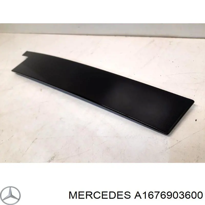 A1676903600 Mercedes Накладка задніх дверей, правих, вертикальних