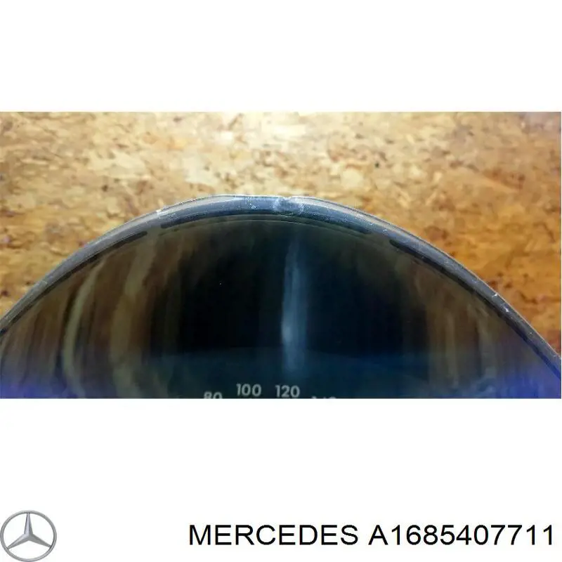 Приладова дошка-щиток приладів A1685404811 Mercedes