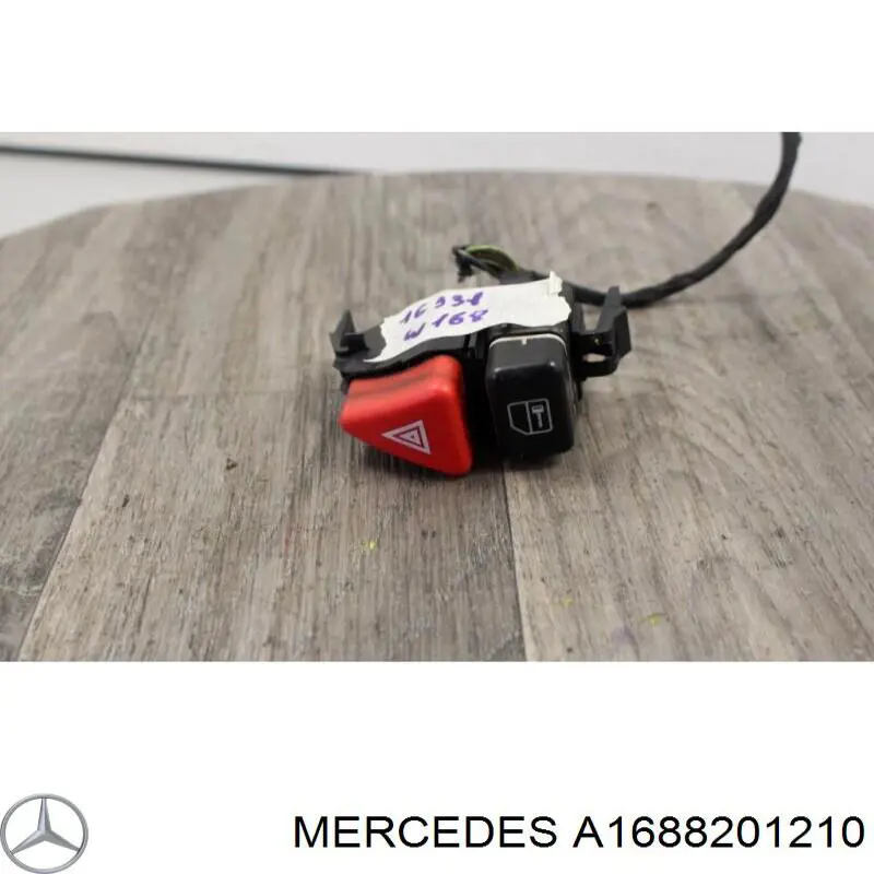 Кнопка аварійки A1688201210 Mercedes