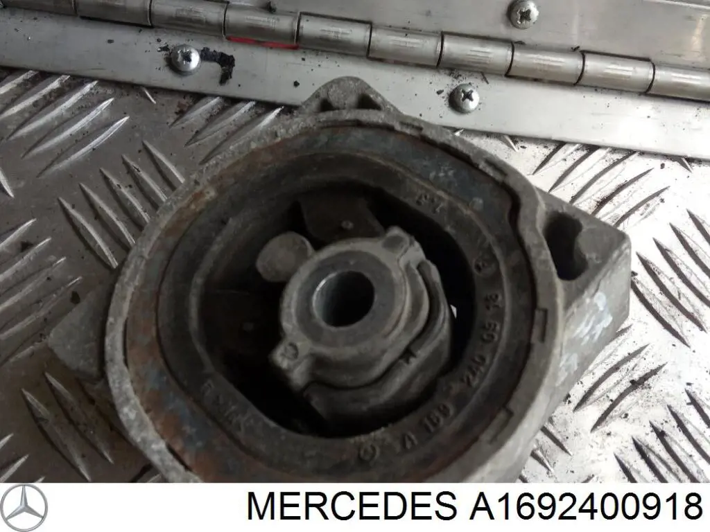 Подушка (опора) двигуна, ліва задня Mercedes A1692400918 ціна, від 49.59 USD