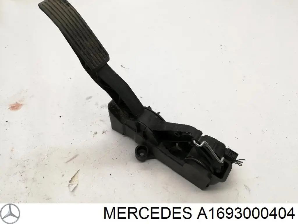 Підаль газу Mercedes A1693000404 ціна, від 31.67 USD