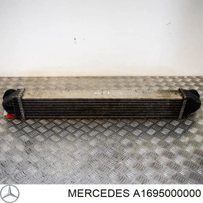 A1695000000 Mercedes радіатор интеркуллера
