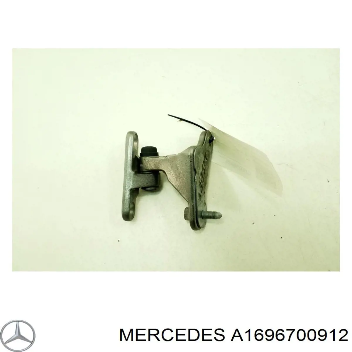 Скло багажного відсіку, ліве A1696700912 Mercedes
