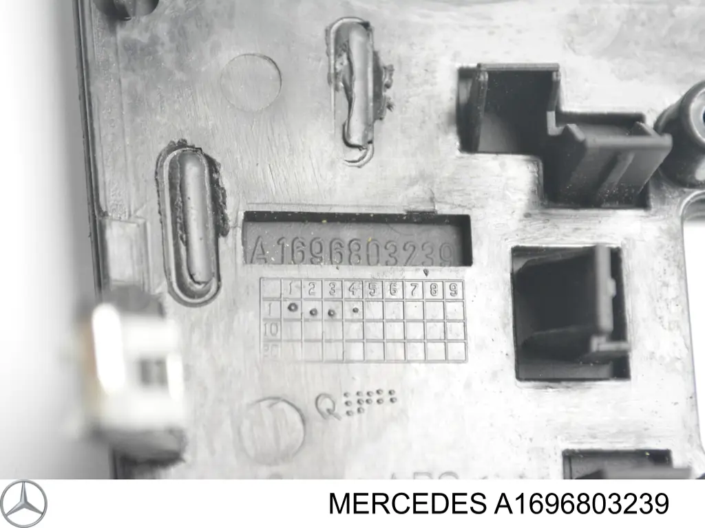  Mercedes A1696803239