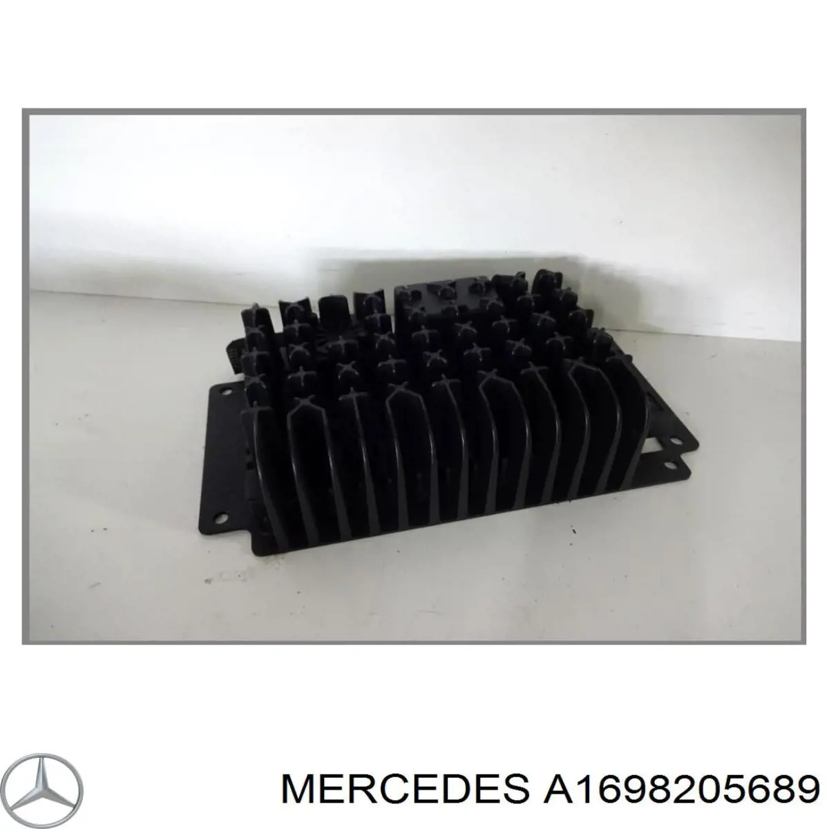  Mercedes A1698205689 ціна, від 253.39 USD
