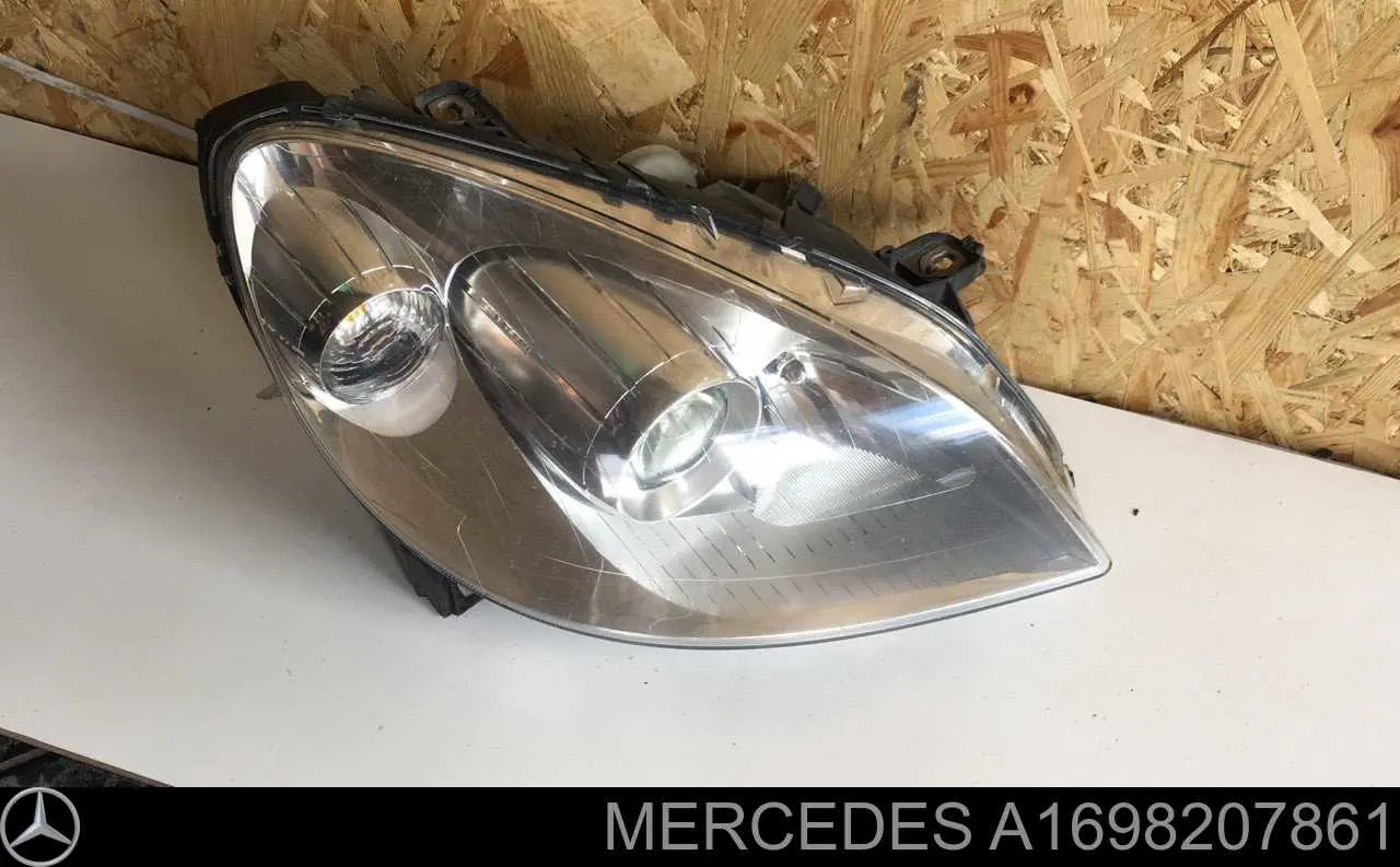 Фара правая Mercedes A1698207861 ціна, від 165.91 USD