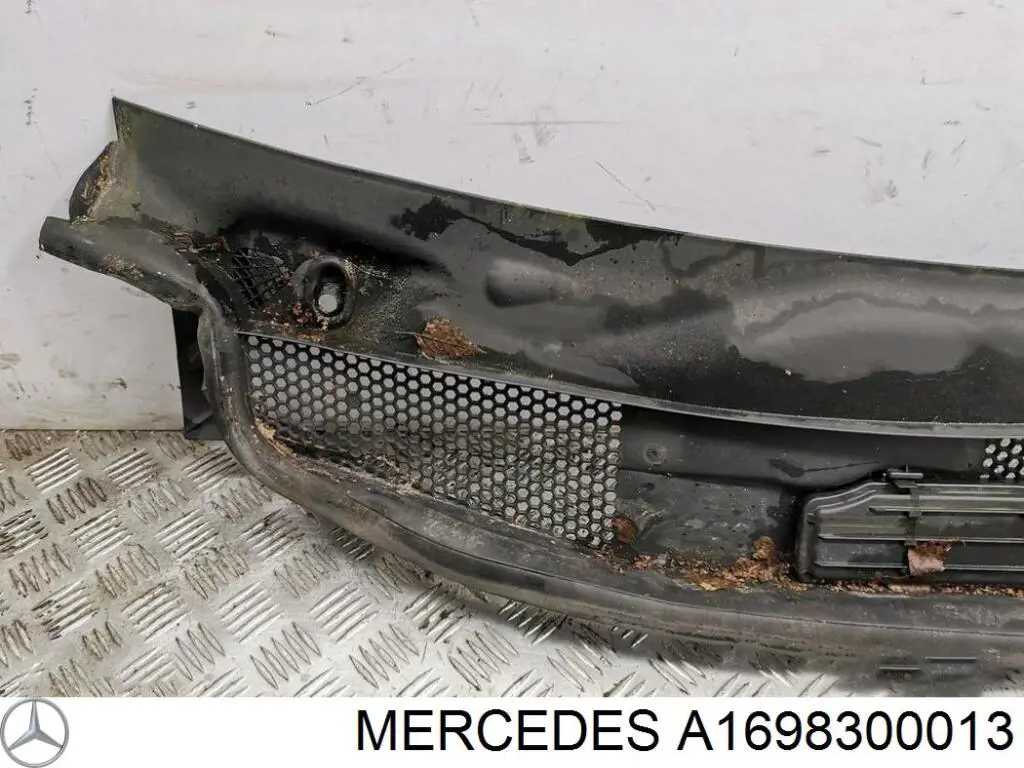 Решітка двірників A1698300013 Mercedes