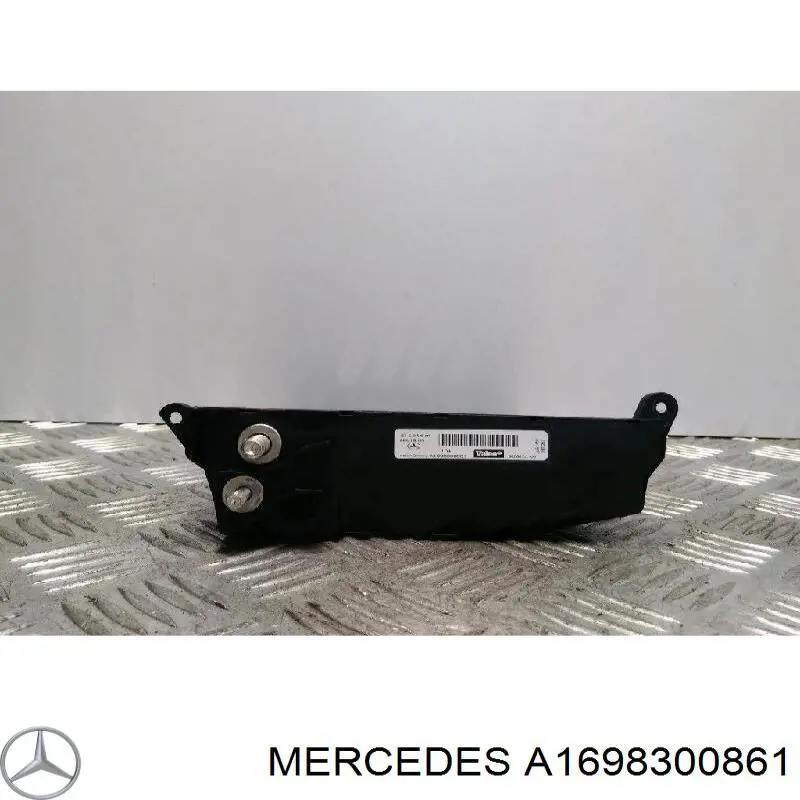 Електропідігрівач повітря системи опалення салону Mercedes A1698300861 ціна, від 12.70 USD